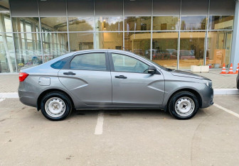 Подержанный автомобиль LADA (ВАЗ) Vesta Sedan 2016 года (4 фото)
