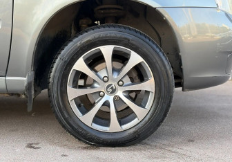 Подержанный автомобиль LADA (ВАЗ) Kalina Sedan 2010 года (12 фото)