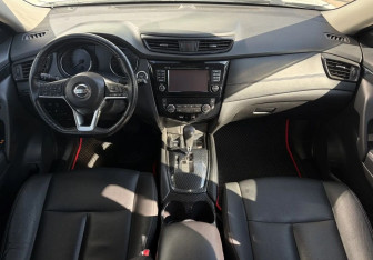 Подержанный автомобиль Nissan X-Trail 2019 года (9 фото)
