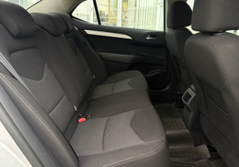 Подержанный автомобиль Citroen C4 Sedan 2014 года (11 фото)