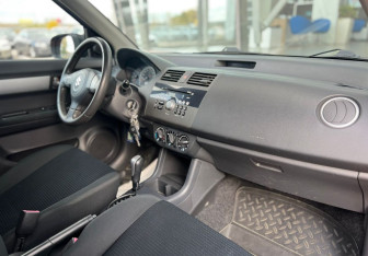 Подержанный автомобиль Suzuki Swift Hatchback 2010 года (9 фото)