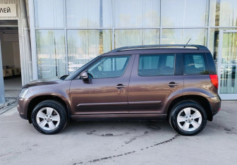 Подержанный автомобиль Skoda Yeti 2014 года (8 фото)