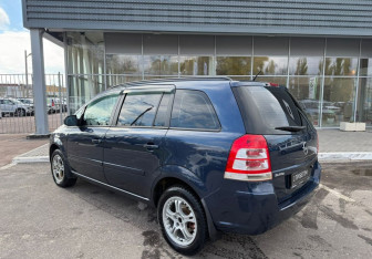 Подержанный автомобиль Opel Zafira Compactvan 2012 года (7 фото)