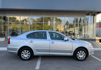 Подержанный автомобиль Skoda Octavia Wagon 2011 года (4 фото)