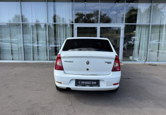 Подержанный автомобиль Renault Logan Sedan 2014 года (6 фото)
