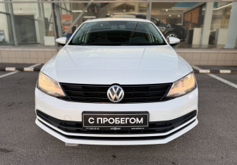 Подержанный автомобиль Volkswagen Jetta Sedan 2016 года (2 фото)