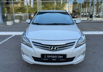 Подержанный автомобиль Hyundai Solaris Sedan 2015 года (2 фото)