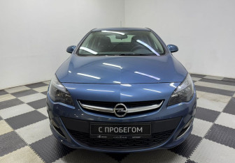 Подержанный автомобиль Opel Astra Sedan 2013 года (2 фото)