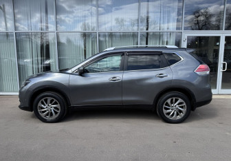 Подержанный автомобиль Nissan X-Trail 2017 года (8 фото)