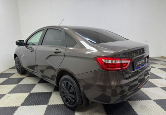 Подержанный автомобиль LADA (ВАЗ) Vesta Sedan 2021 года (7 фото)