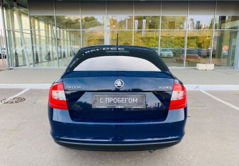Подержанный автомобиль Skoda Rapid Liftback 2016 года (6 фото)