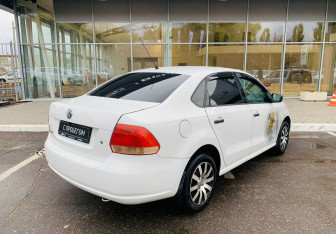 Подержанный автомобиль Volkswagen Polo Sedan 2010 года (5 фото)