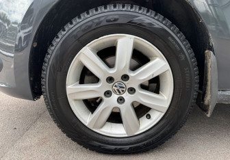 Подержанный автомобиль Volkswagen Polo Sedan 2011 года (12 фото)