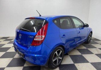 Подержанный автомобиль Hyundai i30 Hatchback 2009 года (5 фото)