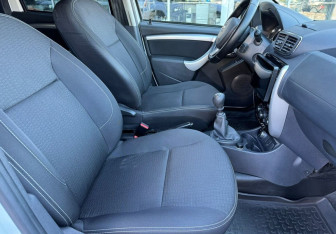 Подержанный автомобиль Nissan Terrano 2020 года (9 фото)