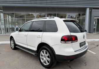 Подержанный автомобиль Volkswagen Touareg 2009 года (6 фото)