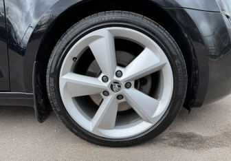 Подержанный автомобиль Skoda Octavia Liftback 2013 года (12 фото)