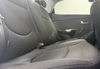 Подержанный автомобиль Kia Rio Sedan 2014 года (11 фото)