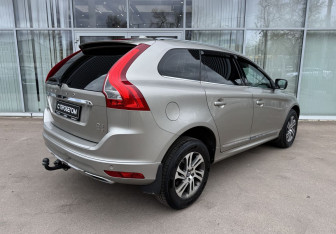 Подержанный автомобиль Volvo XC60 2016 года (5 фото)