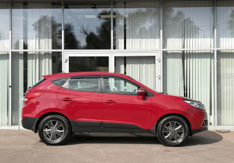 Подержанный автомобиль Hyundai ix35 2013 года (4 фото)