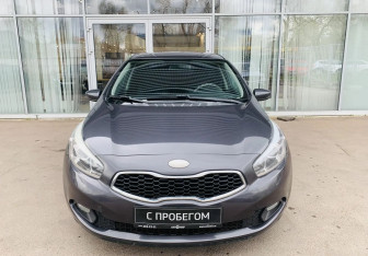 Подержанный автомобиль Kia Ceed Hatchback 2013 года (2 фото)