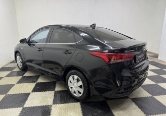 Подержанный автомобиль Hyundai Solaris Sedan 2018 года (7 фото)