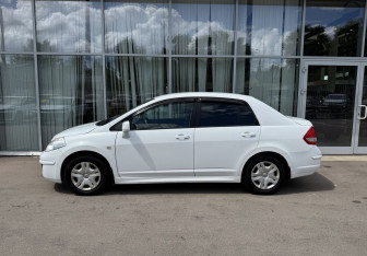 Подержанный автомобиль Nissan Tiida Sedan 2013 года (8 фото)