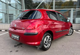Подержанный автомобиль Peugeot 308 Hatchback 2008 года (5 фото)