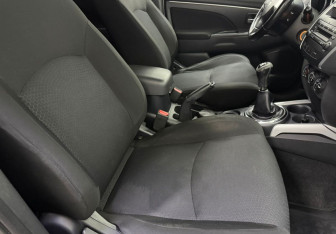 Подержанный автомобиль Mitsubishi ASX 2013 года (9 фото)