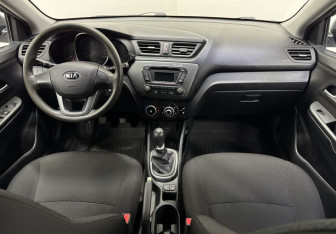 Подержанный автомобиль Kia Rio Sedan 2013 года (9 фото)
