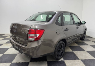Подержанный автомобиль LADA (ВАЗ) Granta Sedan 2018 года (5 фото)