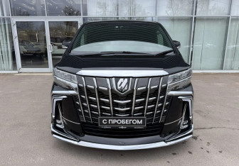 Подержанный автомобиль Toyota Alphard 2018 года (2 фото)