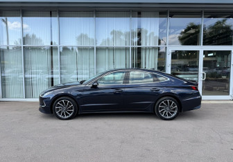 Подержанный автомобиль Hyundai Sonata 2020 года (8 фото)