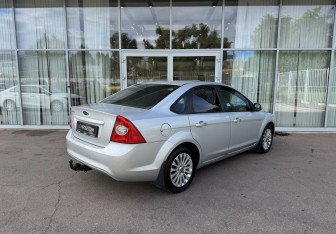 Подержанный автомобиль Ford Focus Sedan 2011 года (5 фото)