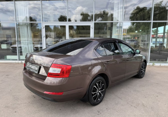 Подержанный автомобиль Skoda Octavia Liftback 2014 года (5 фото)