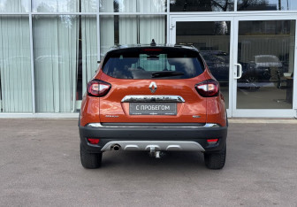 Подержанный автомобиль Renault Kaptur 2016 года (6 фото)