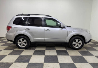 Подержанный автомобиль Subaru Forester Suv 2009 года (4 фото)