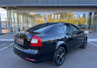 Подержанный автомобиль Skoda Octavia Liftback 2011 года (5 фото)