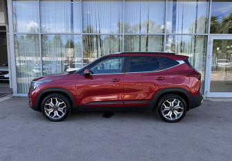 Подержанный автомобиль Kia Seltos 2021 года (8 фото)