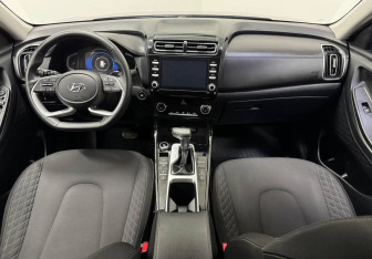 Подержанный автомобиль Hyundai Creta 2022 года (11 фото)