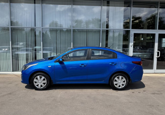 Подержанный автомобиль Kia Rio Sedan 2018 года (8 фото)