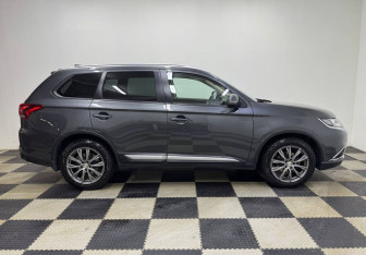 Подержанный автомобиль Mitsubishi Outlander 2018 года (4 фото)