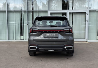 Подержанный автомобиль Geely Okavango 2024 года (6 фото)
