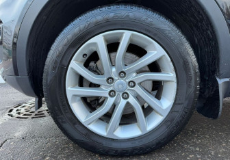 Подержанный автомобиль Land Rover Discovery Sport 2019 года (12 фото)