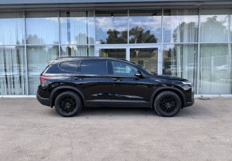 Подержанный автомобиль Hyundai Santa Fe 2023 года (4 фото)