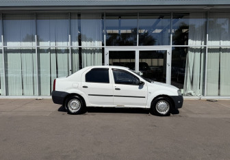 Подержанный автомобиль Renault Logan Sedan 2007 года (4 фото)