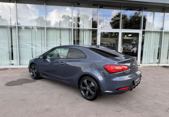 Подержанный автомобиль Kia Cerato Coupe 2013 года (7 фото)
