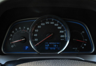 Подержанный автомобиль Toyota RAV4 2013 года (22 фото)