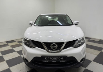 Подержанный автомобиль Nissan Qashqai 2017 года (2 фото)