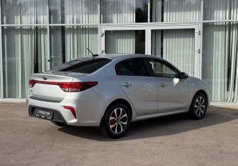 Подержанный автомобиль Kia Rio Sedan 2017 года (5 фото)